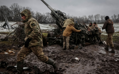 Ukrajinci tvrde da je u novogodišnjoj noći poginulo oko 400 Rusa, Rusi kažu: “Poginula su 63 naša vojnika.”