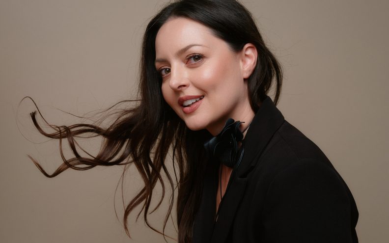 Splitska pjevačica Ana Opačak objavila debitantski nosač zvuka »Sve što ostaje«