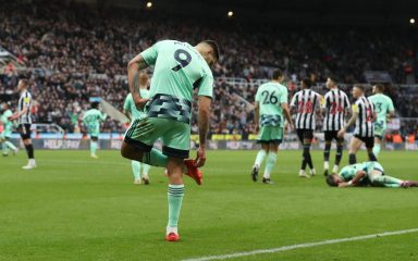 VIDEO Sudac poništio Mitroviću pogodak iz penala zbog banalnog gafa, Newcastle se vratio na treće mjesto