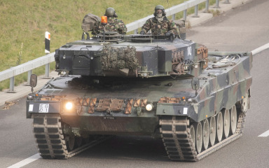 Rusko veleposlanstvo u Njemačkoj oštro reagiralo na slanje tenkova u Ukrajinu: “Zbog ovoga bi moglo doći do trajne eskalacije sukoba!”