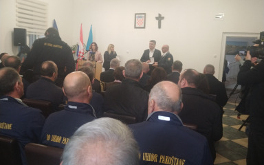 Predsjednik Milanović posjetio Zadarsku županiju i dodijelio odlikovanja braniteljima