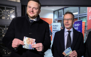 Vujčić i Primorac nakon ponoći podignuli eure s bankomata