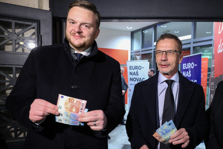 Vujčić i Primorac nakon ponoći podignuli eure s bankomata