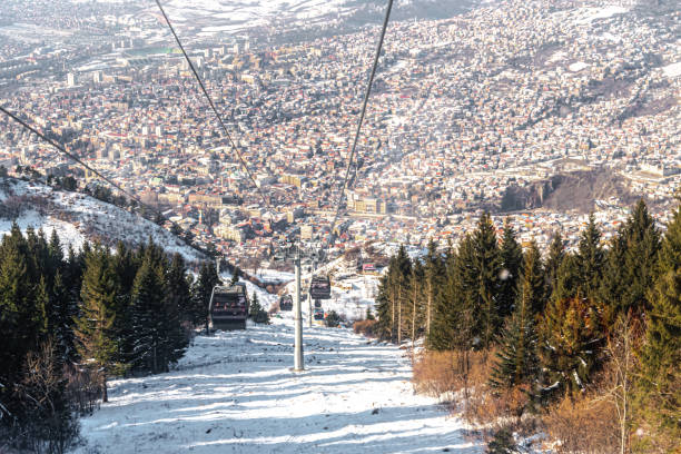 Snijeg paralizirao promet u cijeloj Bosni i Hercegovini, vlak iz Sarajeva prema Mostaru kasnio 3 sata