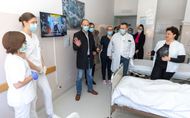 Župan Petry sa suradnicima posjetio Opću bolnicu Gospić