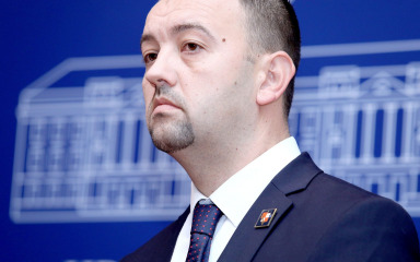 Šefu Suverenista Marijanu Pavličeku zabranjen ulazak u Srbiju