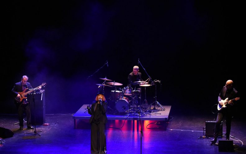 Odgođen je koncert Josipe Lisac: 'Trenutno nije u stanju publici pružiti nastup kakav zaslužuje'