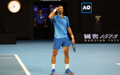 Đoković s rupturom bedrenog mišića uzeo Australian Open