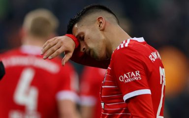 Minhenski Bayern ponovo pao protiv Borussije (M), Sosa zabio za Stuttgart