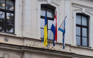 Na zgradi Ličko-senjske županije izvješena ukrajinska zastava
