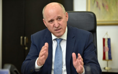 Bačić:” Potrudit ćemo se da do lipnja utrošimo svih 1,3 milijarde eura za obnovu”