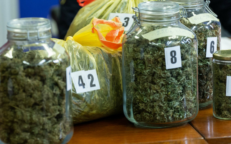 Policija u auto 40-godišnjaka pronašla preko dva kilograma marihuane
