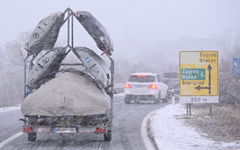 A1 otvorena za osobna vozila, ali kamioni još ne mogu prema Dalmaciji