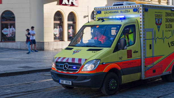 Češka prenamijenila vozila za prijevoz novaca u vozila hitne pomoći