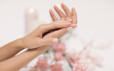 Za prekrasne ruke i nokte iskoristite – vosak za svijeće