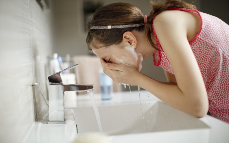 5 grešaka pri pranju lica zbog kojih možete zaboraviti na divnu 