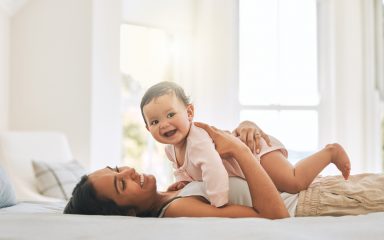 Pedijatrica tvrdi da bi dijete do četvrte godine trebalo spavati s mamom