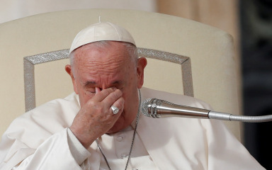Papa Franjo suočava se s ‘građanskim ratom’ u srcu Crkve