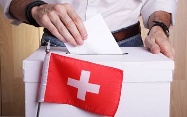 Švicarci izlaze na referendum zbog rješavanja dvojbe: plaća u gotovini ili na karticu?