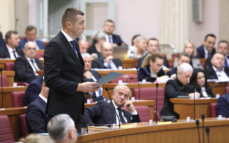 Danas će se skupiti dovoljan broj potpisa za zahtjev za opoziv premijera Plenkovića