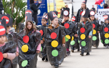 [FOTO] Virski karnevalić okupio 1500 mališana iz cijele županije