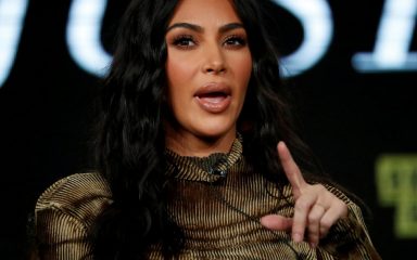FBI ispituje Leonarda DiCapria i Kim Kardashian: Kim se u avion ukrcala s 250 000 dolara, kupila Ferrari…