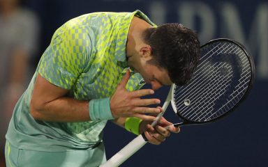 Šok za Đokovića, srpski tenisač iznenađujuće poražen u polufinala Dubaija od Medvedeva