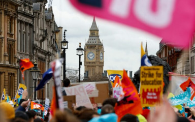 Veliki štrajkovi u Francuskoj i Velikoj Britaniji, na ulicama stotine tisuća ljudi