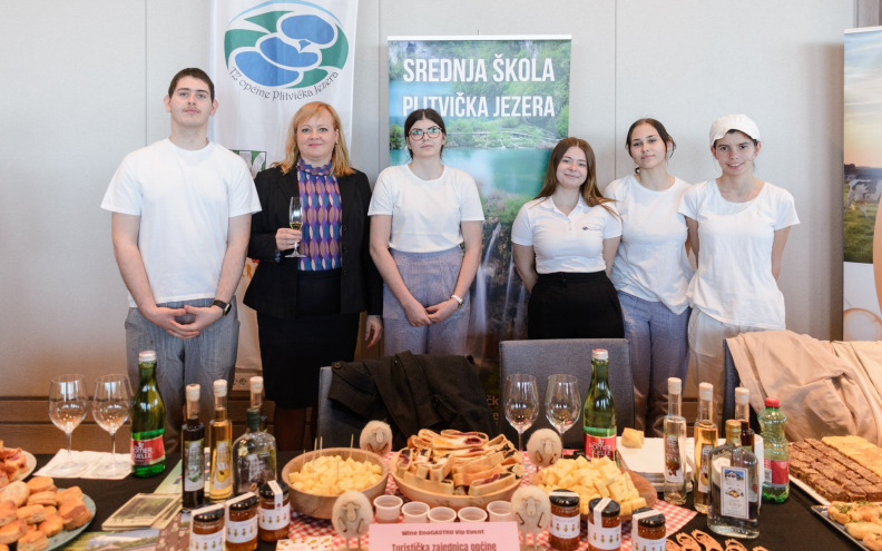 [FOTO] Petrčane ugostile najbolje hrvatske stručnjake za hranu i vino