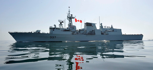 Brod Kanadske mornarice HMCS Fredericton u Splitu