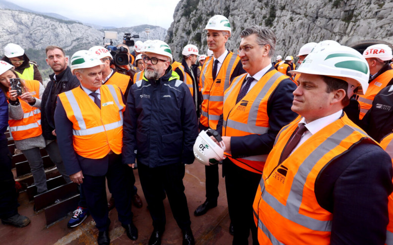 Plenković i Butković na svečanosti spajanja mosta: ‘Ovo je dobra vijest za cijelu Dalmaciju’