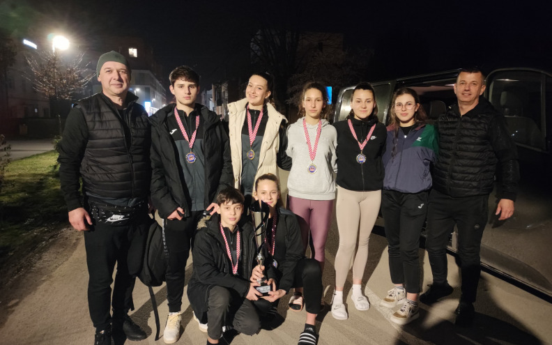 Benkovački kickboxing klub iznjedrio dvije juniorske i dvoje kadetskih državnih prvaka te je proglašen za najboljeg na prvenstvu