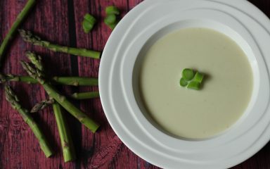 Kremasta juha od šparoga: Jakog okusa i baršunaste teksture