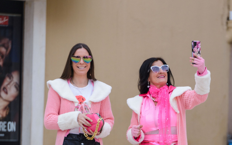 [FOTO] Šarene modne kombinacije na zadarskim ulicama nagovješćuju proljeće